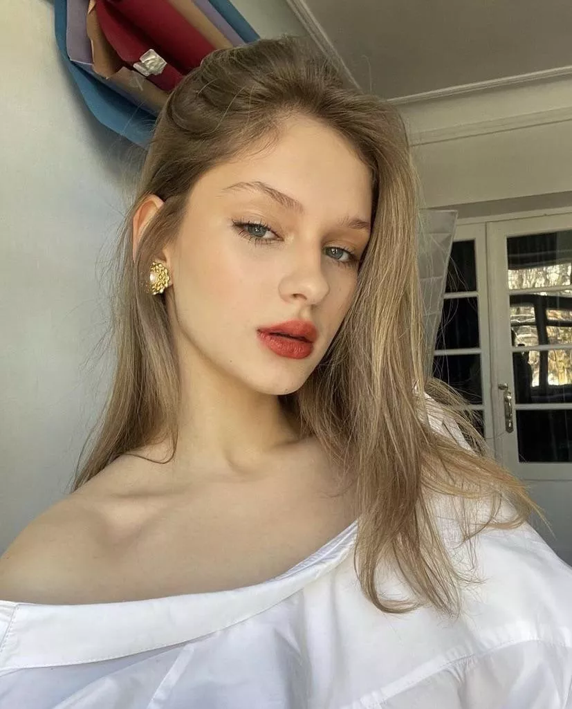 Sofia Korablina posted by bobbyUP-MKII