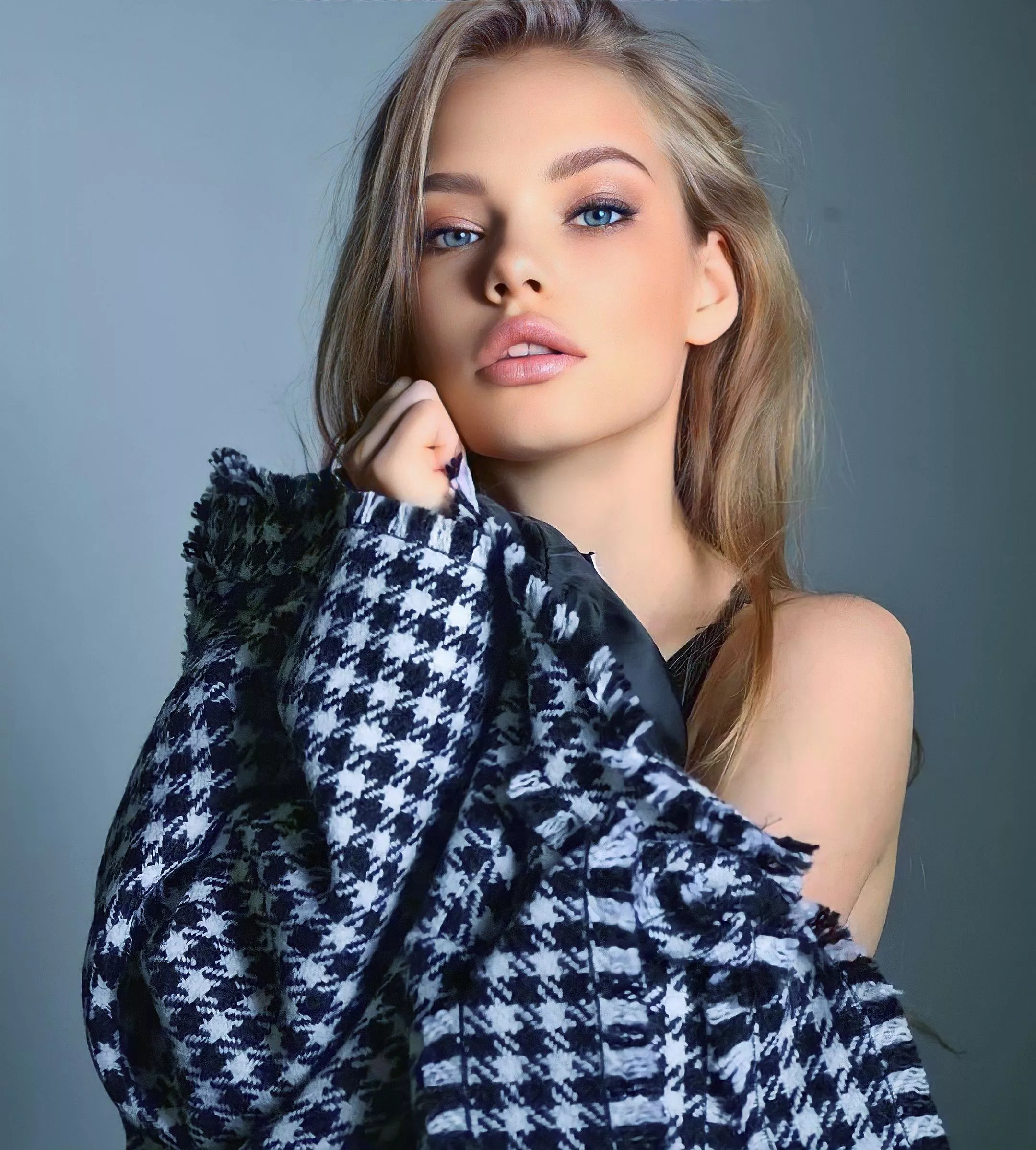 Sofia Razuvaeva posted by Markvanbaar