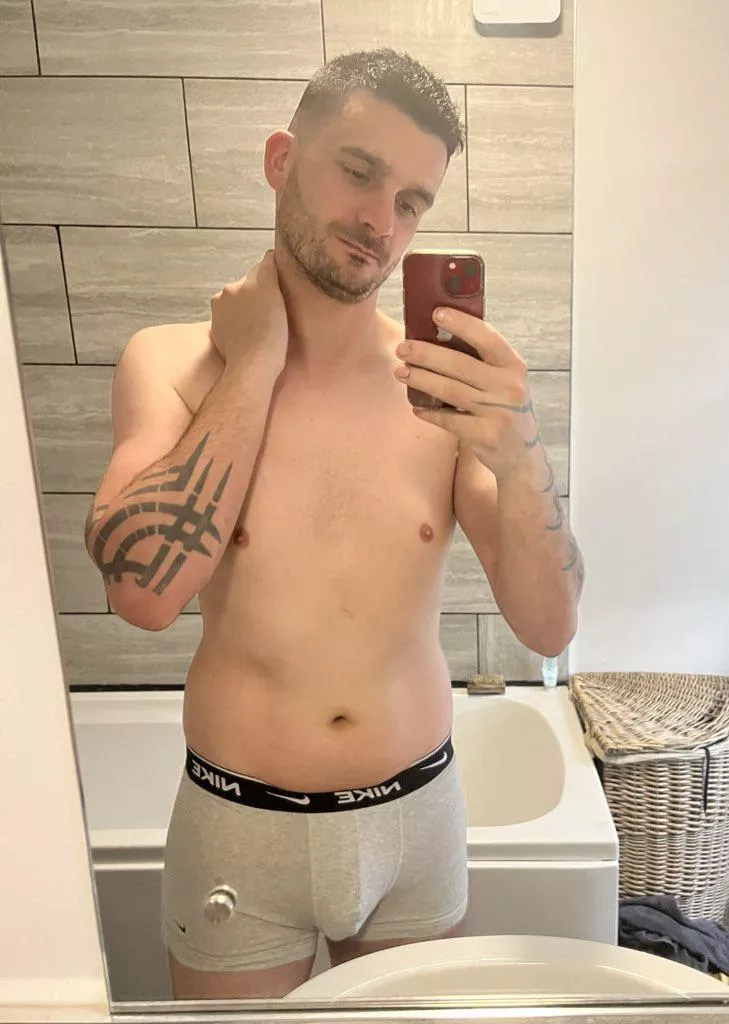 Soft bulge🍆 posted by AntLee8986