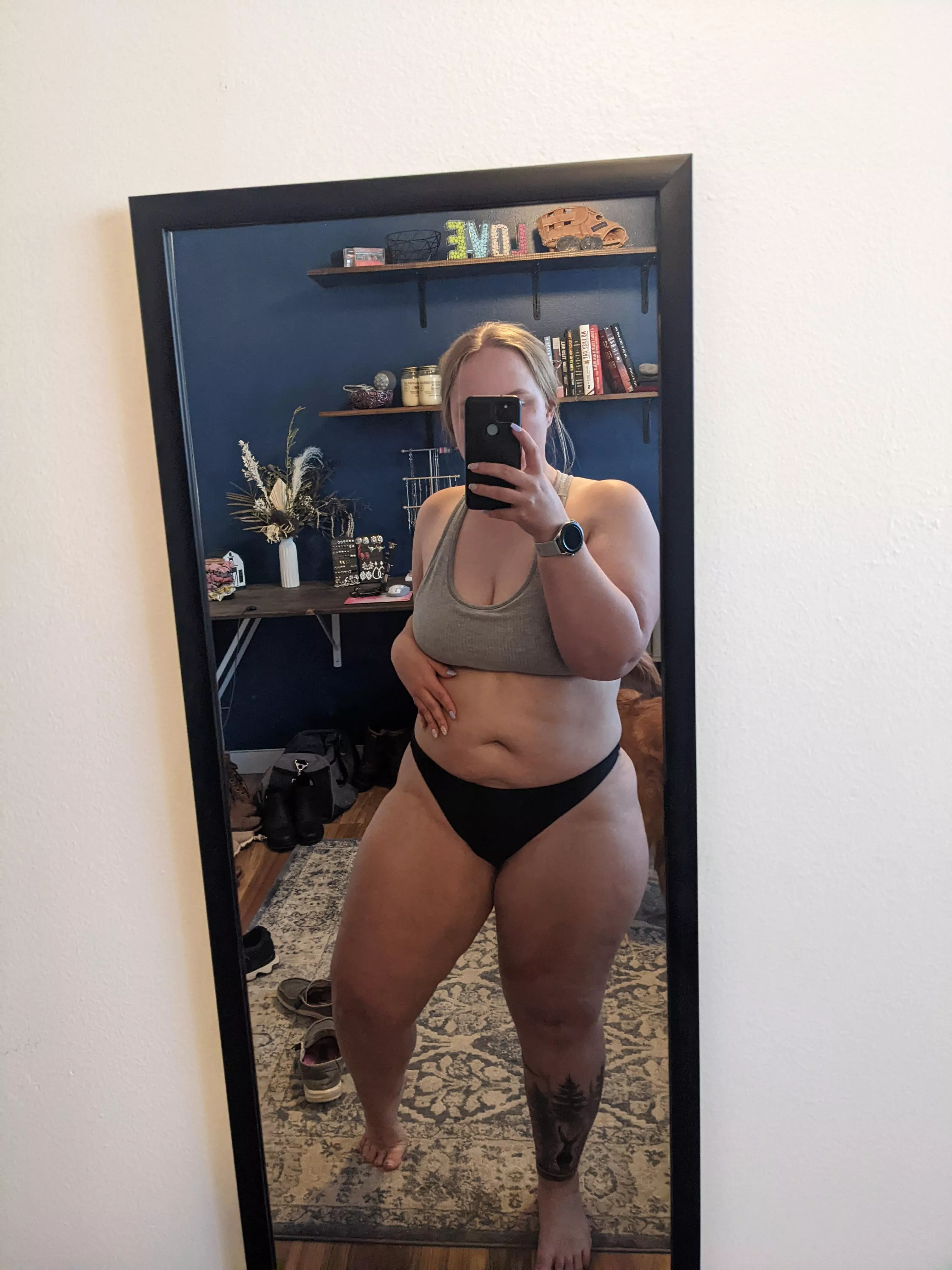 Soft hips for you, 😘 posted by FLYB2014