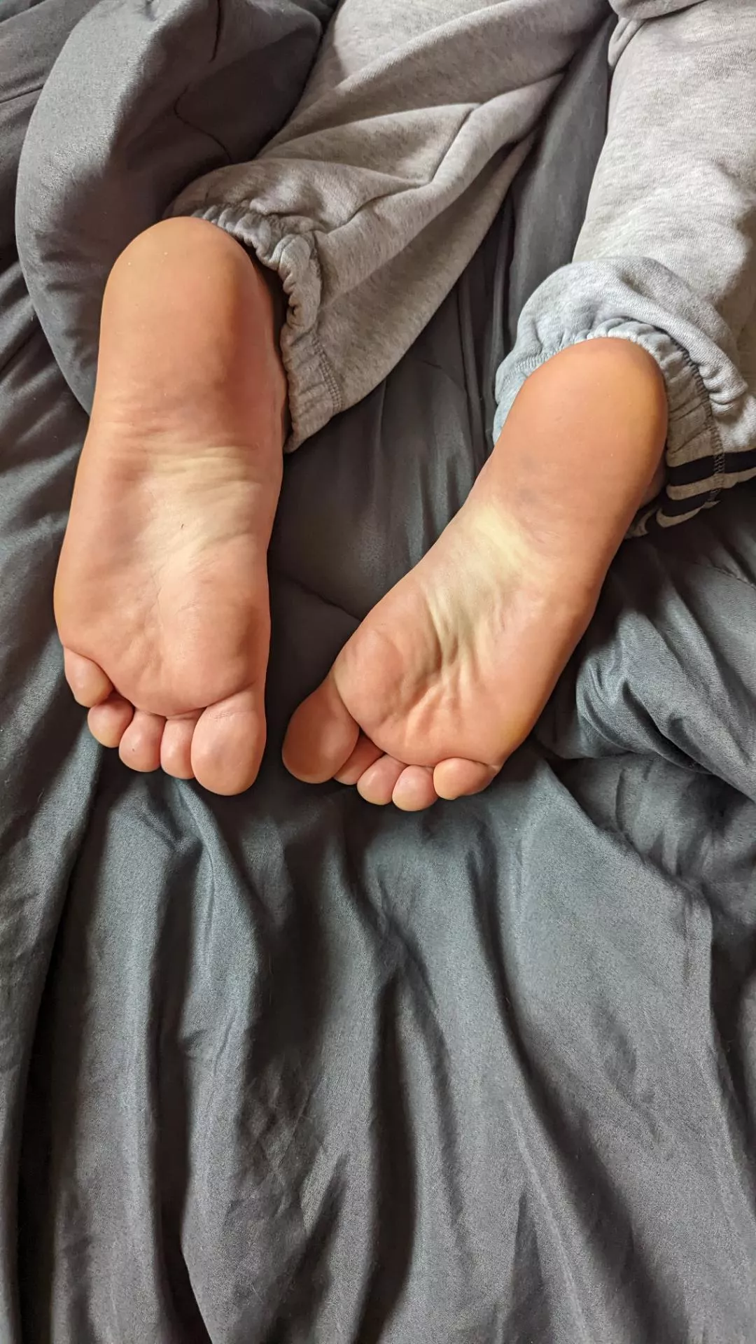 soles and toes 🦶 posted by Nervous-Procedure584