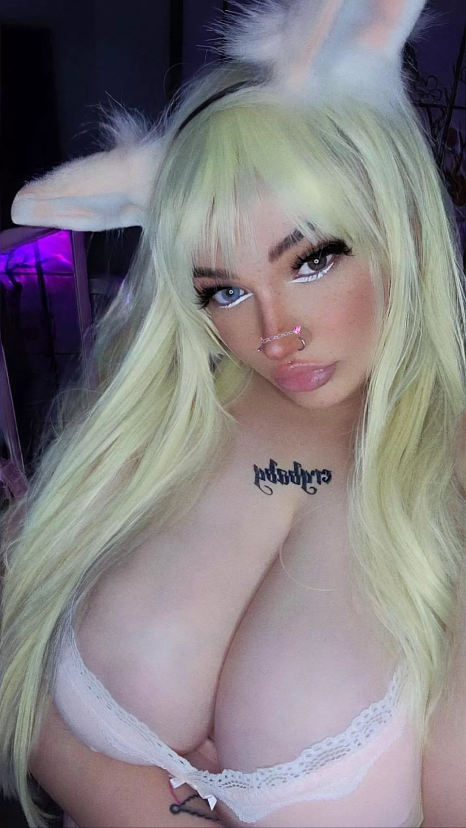 Some bunny loves you <3 posted by Skyyrhi