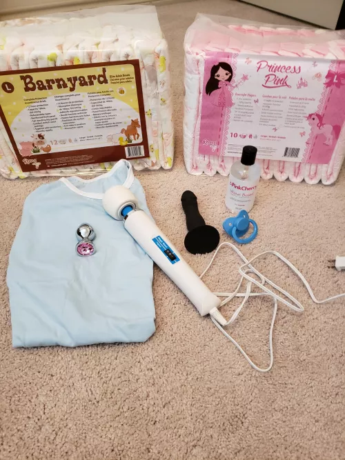 Some fun stuff came in the mail today! Such a great midweek surprise! 😁 by PaddedPhysicist3