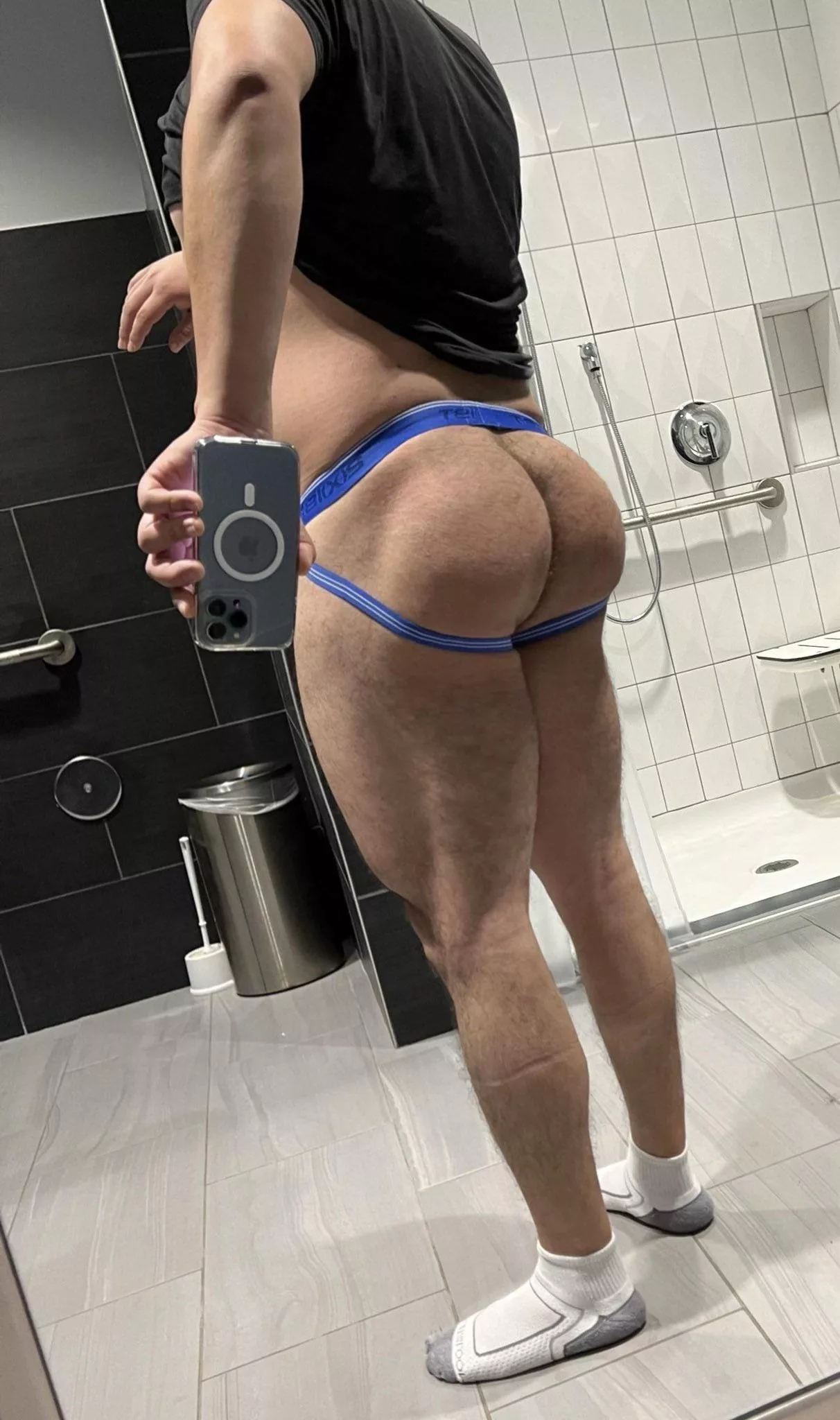 Some gym shower fun. 😘 posted by FluffyTowels4640