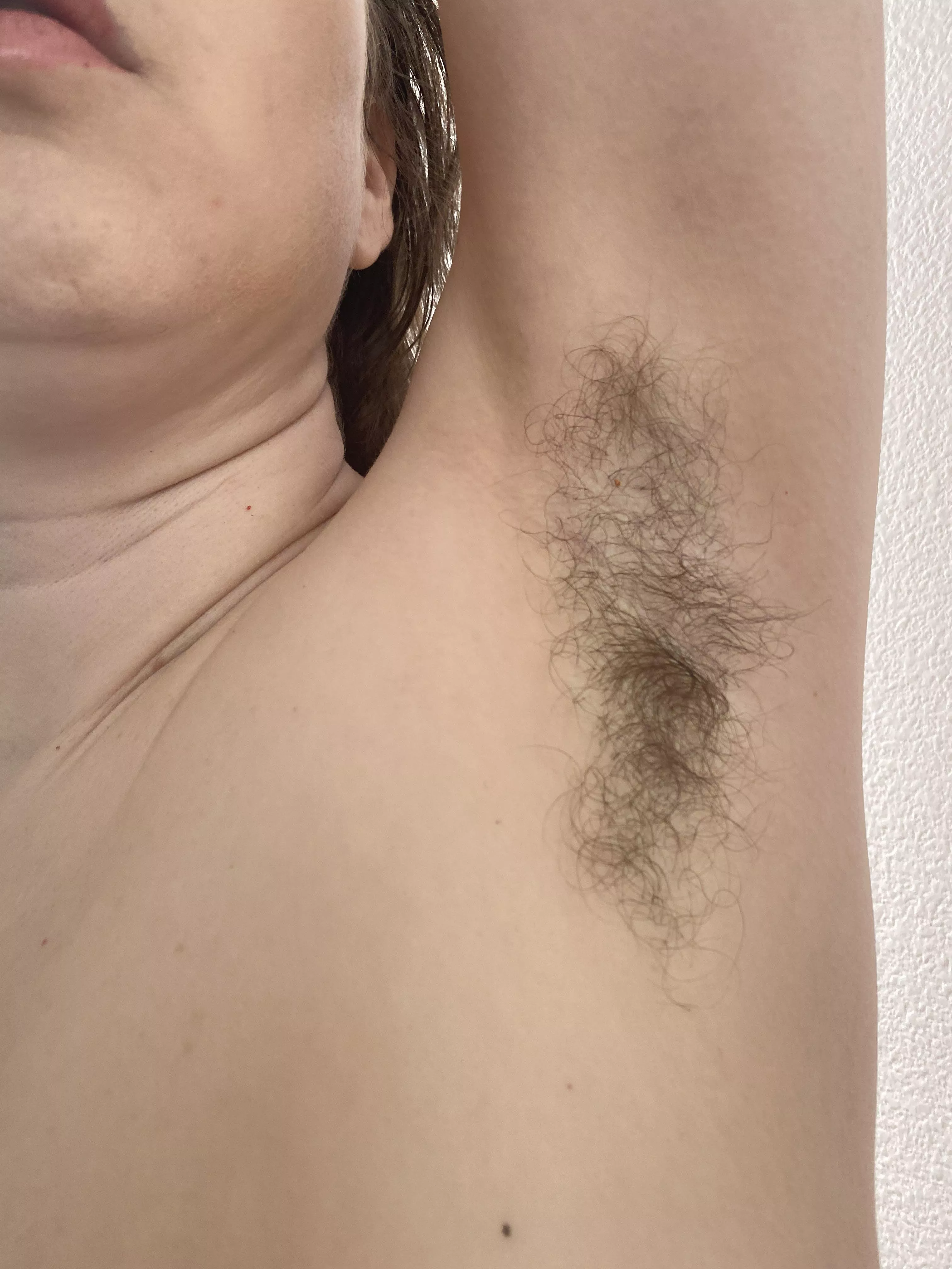 Some hairy armpit for hump day 😘 posted by delphine_x
