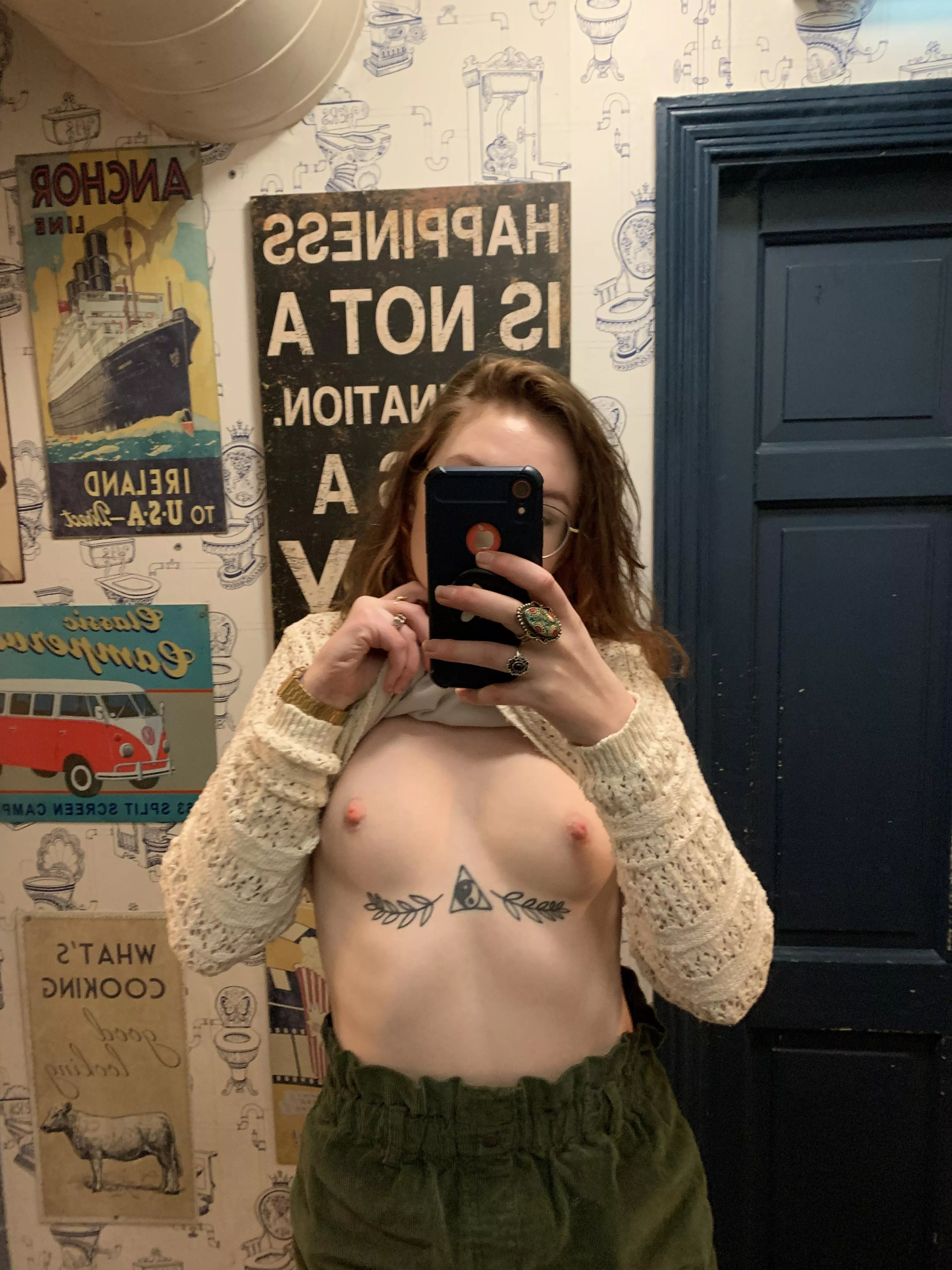 Some lunchtime restaurant flashing posted by kokabyn