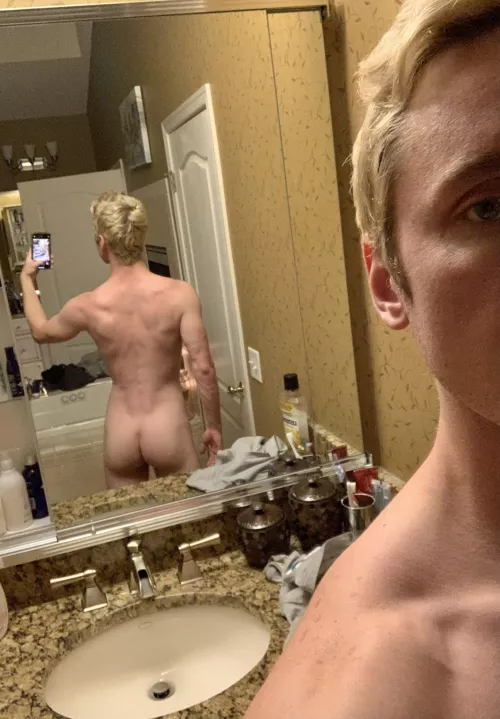 Some muscle cakes 🎂 by Sexploring_333