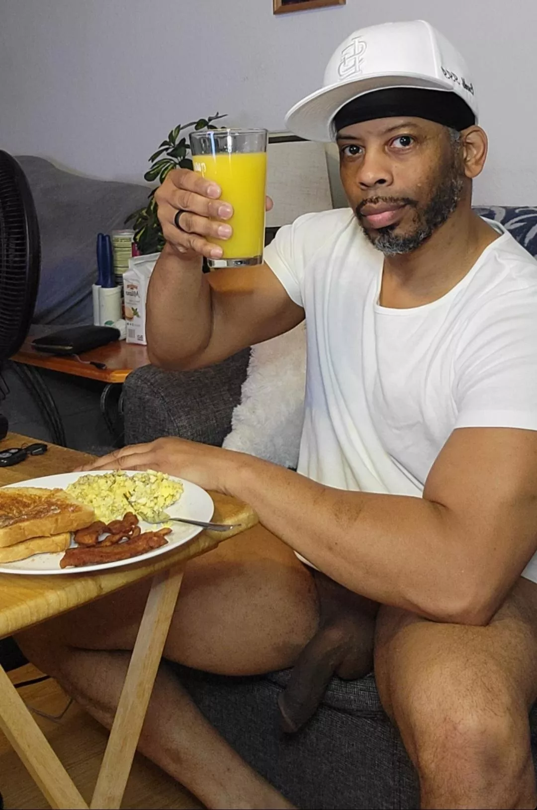 Some sausage with your eggs? (50) posted by RepresentativeIll862