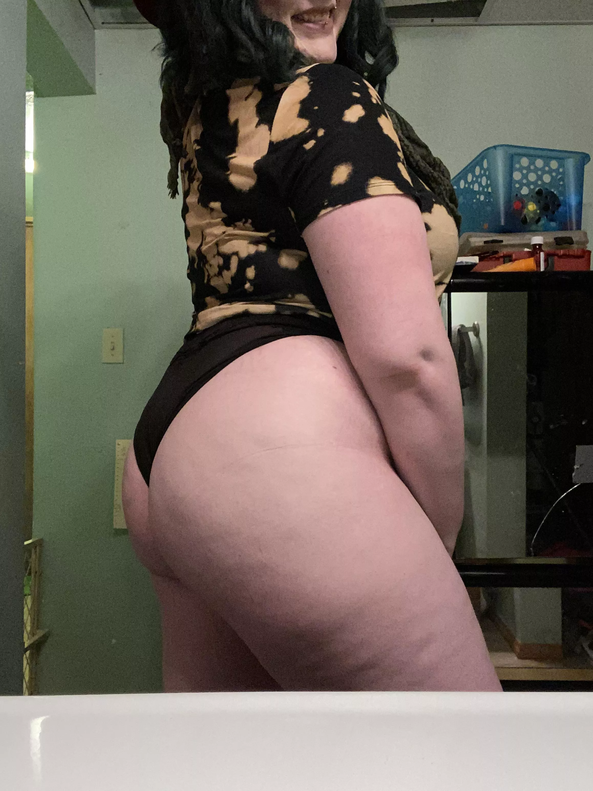 Some thickness for your timeline! Hope you all have a kickass weekend! <3 posted by Sensitive-Ad-6866