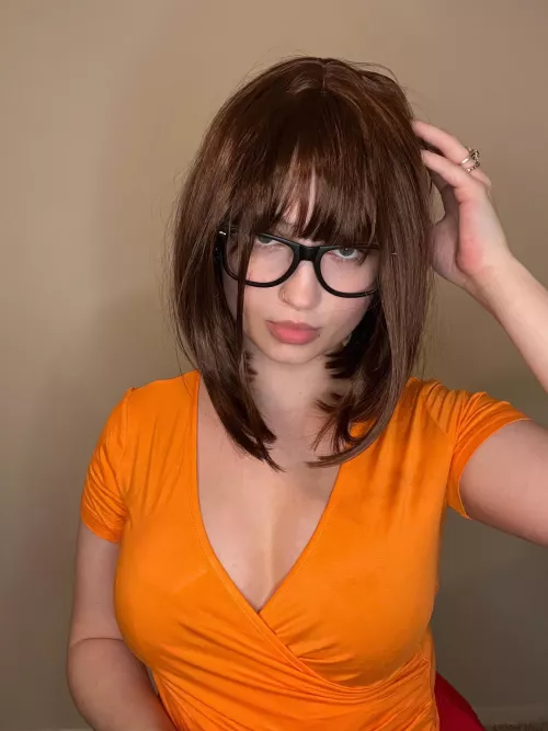 Some Velma cosplay cleavage 😽 by Scarlett_somebody