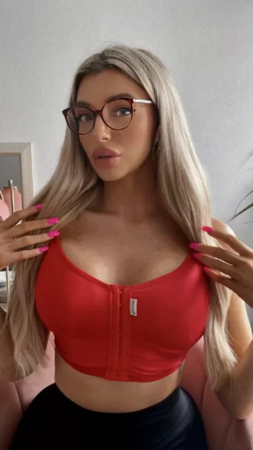 Somehow I think the glasses make me look even sluttier? by Bethvolio_extras