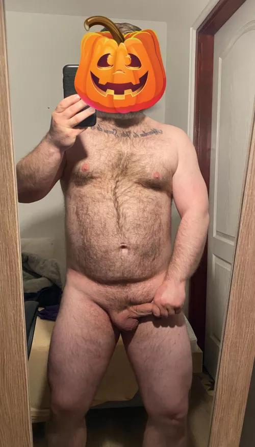 Someone can give me a head… I mean hand for me? 😏 by Marto0320