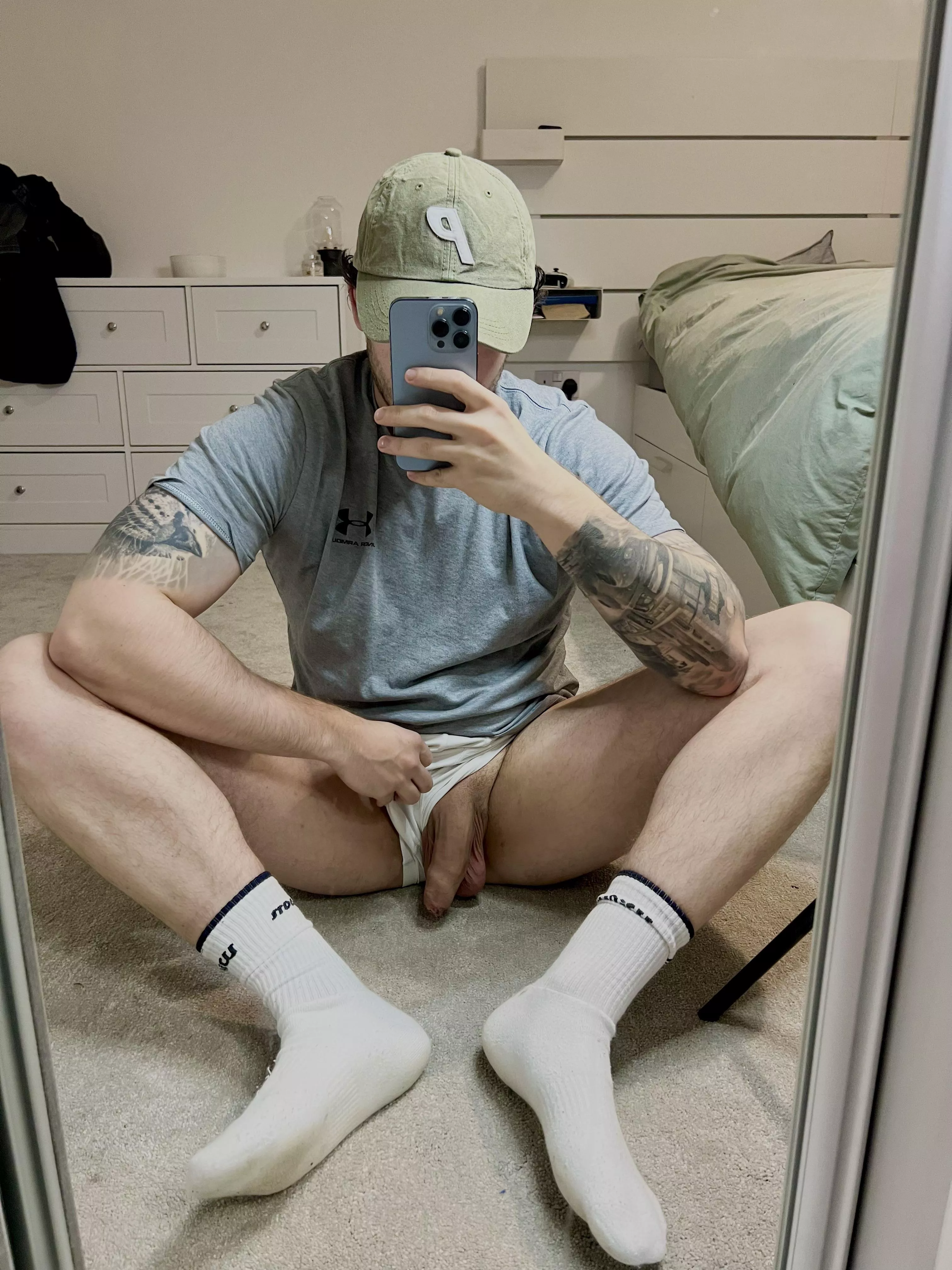 Someone come and spend a chilled weekend with me? posted by 1dollarscratchy