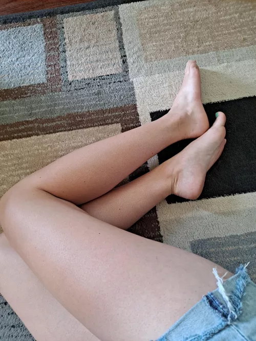 Someone come lotion these up for me. I'm desperate! by hotfeet93