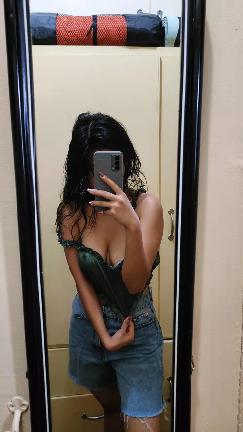 Someone de(F) got a tan.. by MagicHakdog