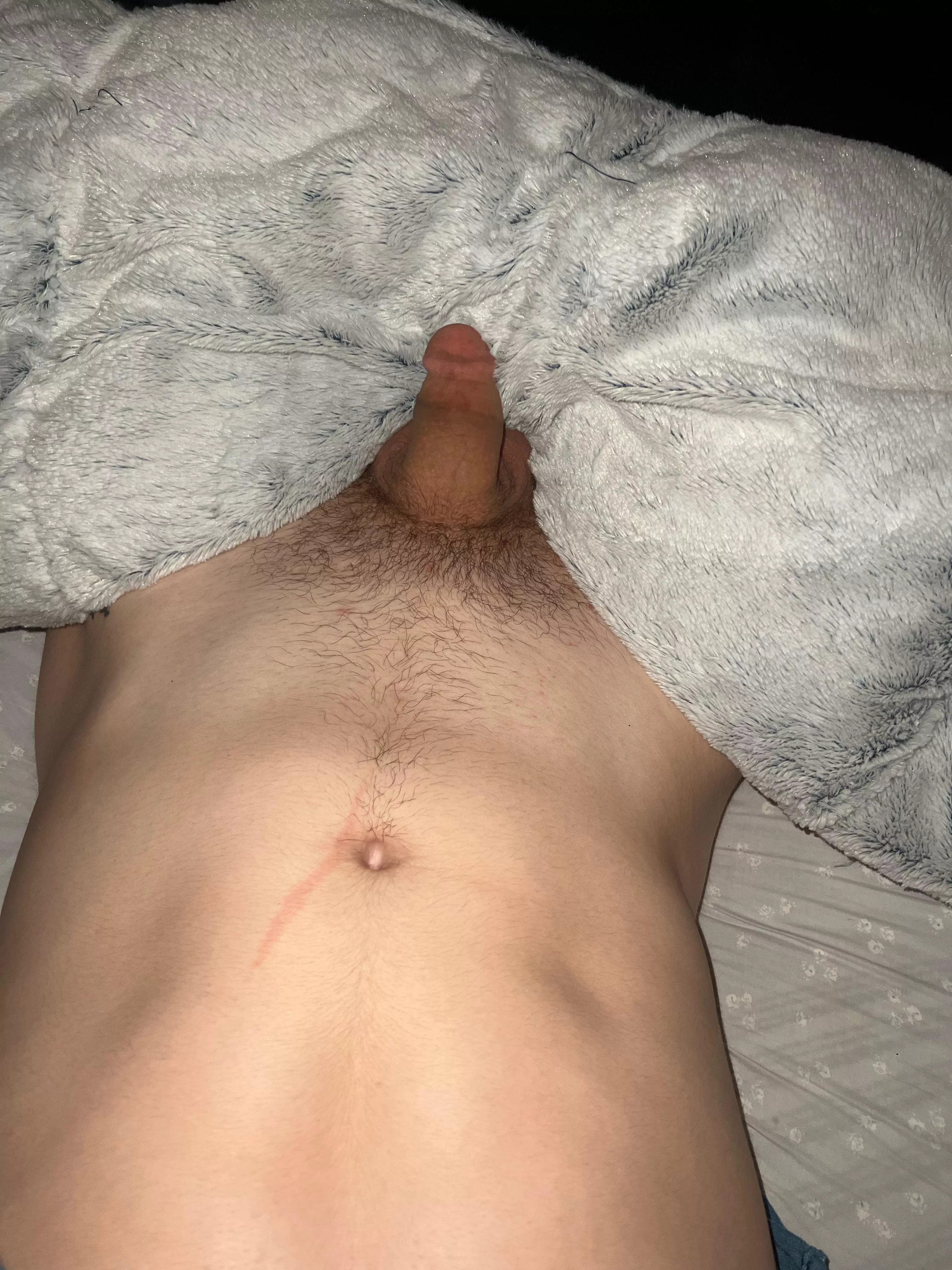 Someone DM me😵‍💫 posted by peterpiped