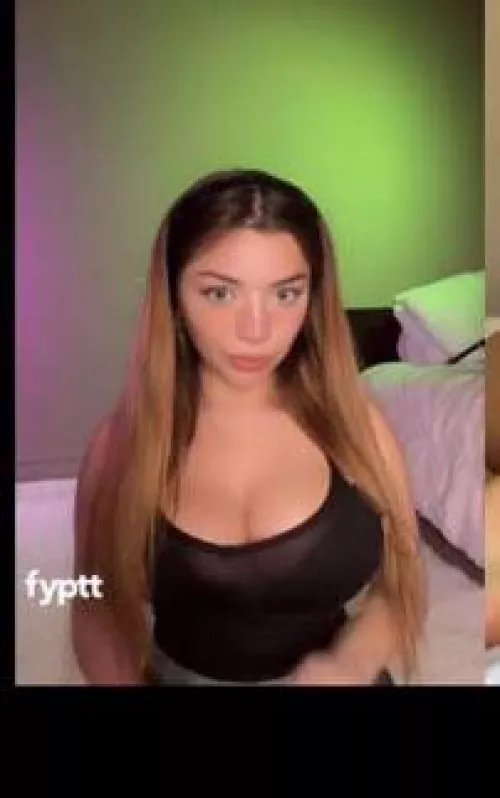 Someone give me her name please 😍 by wonky__