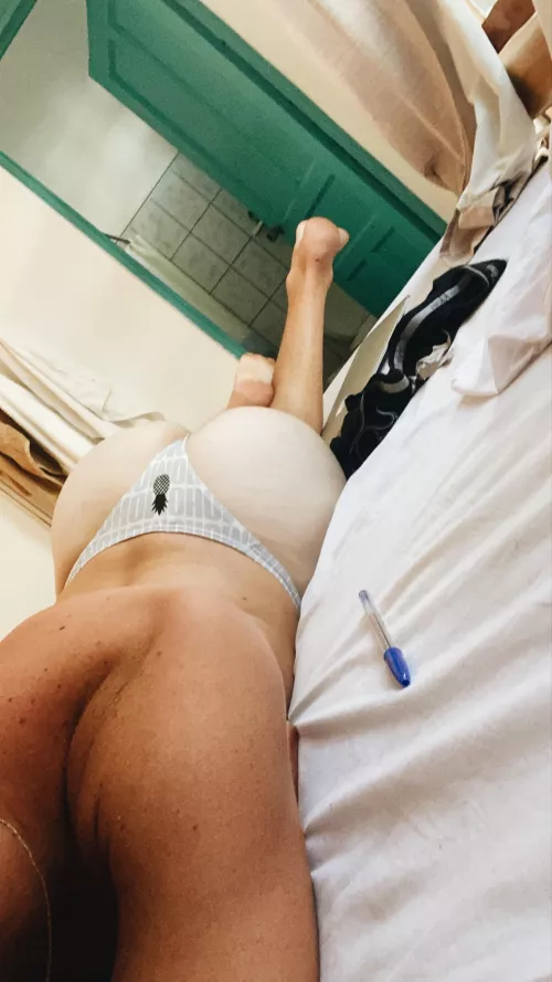 Someone give me some love pls 🥵 by No_Country5994