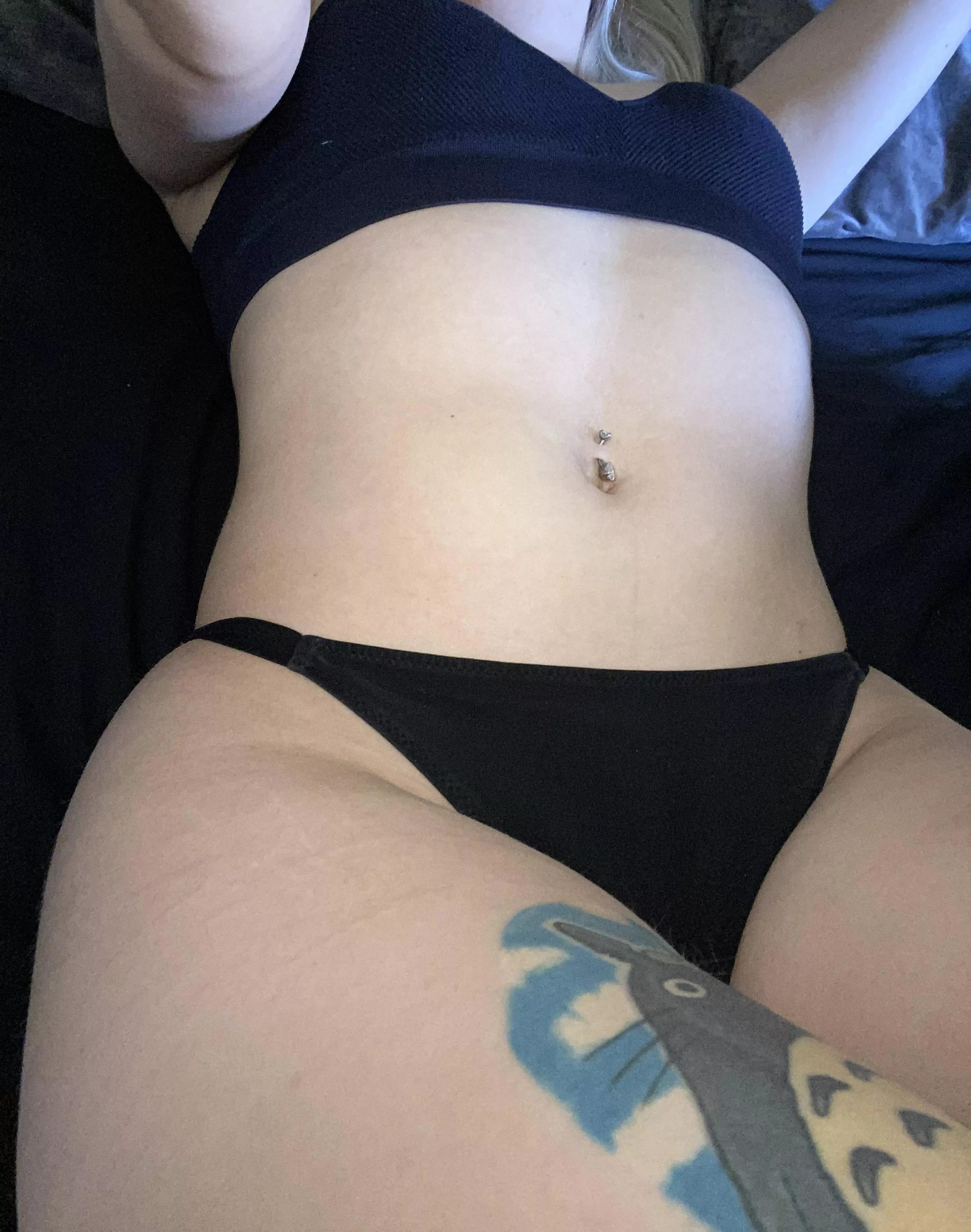 Someone give me tummy kisses posted by dumbblondebimb0