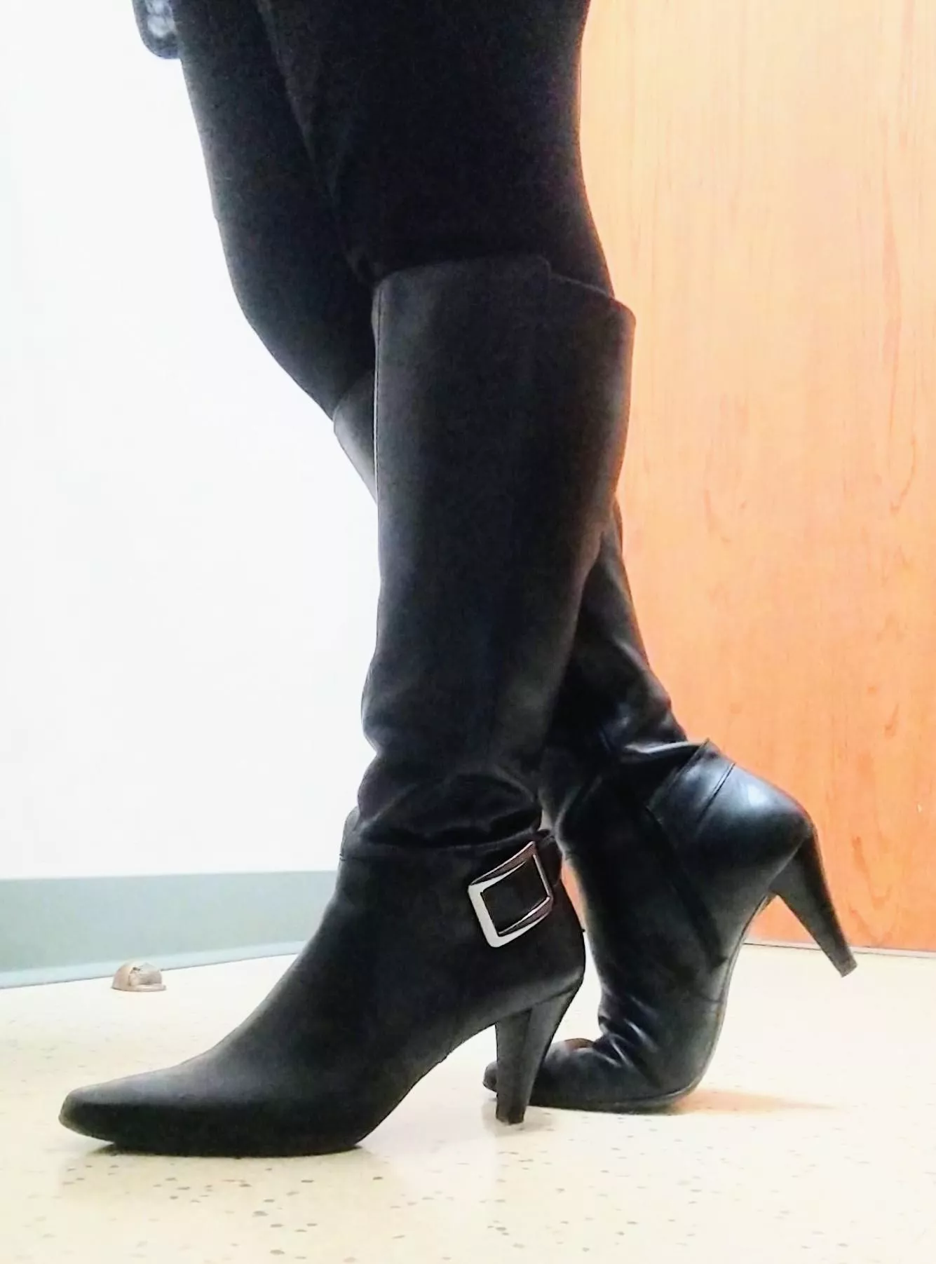 Someone has been asking me for a shot of my leathers well here is one pair !!! Whatcha think? posted by CherryPeaks