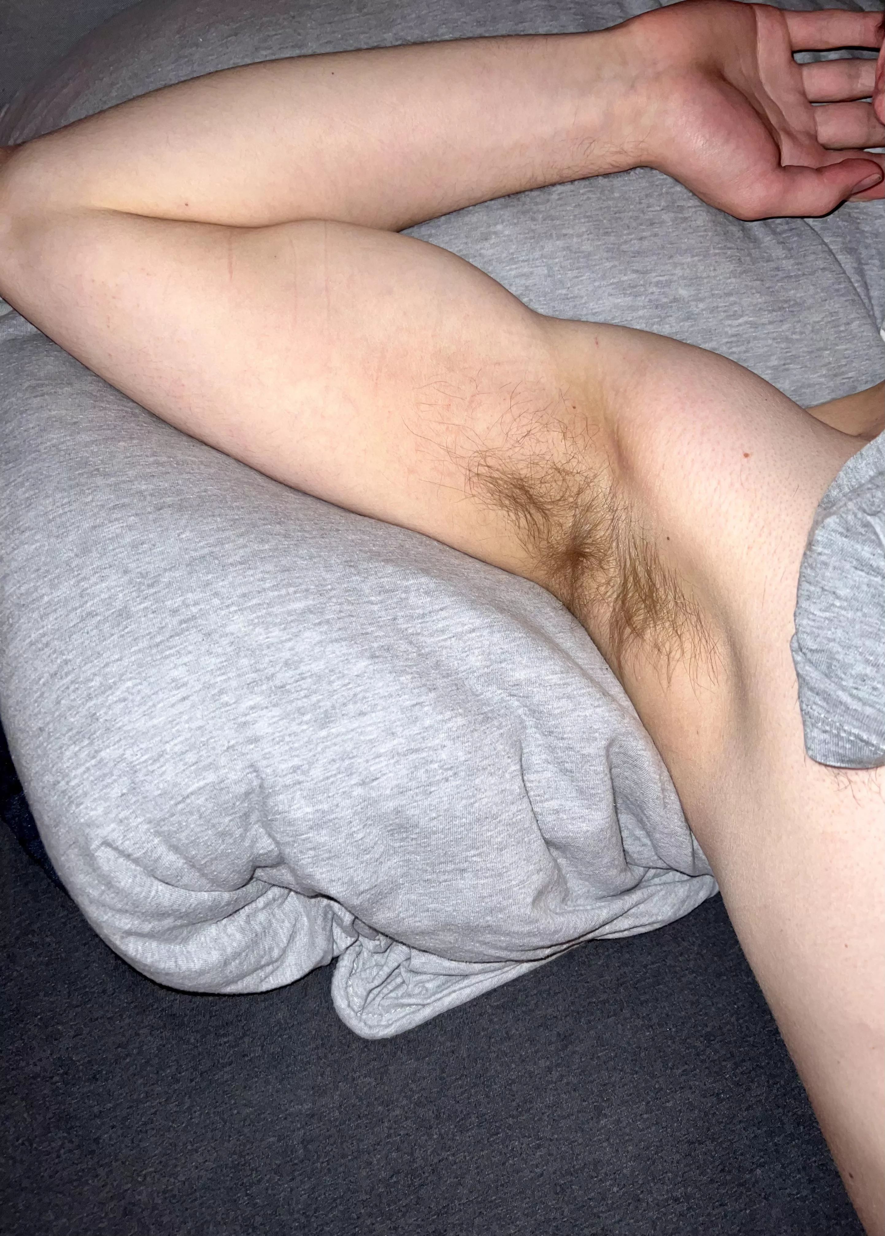 Someone here who wants to lay down with me? 😋 posted by 96swill