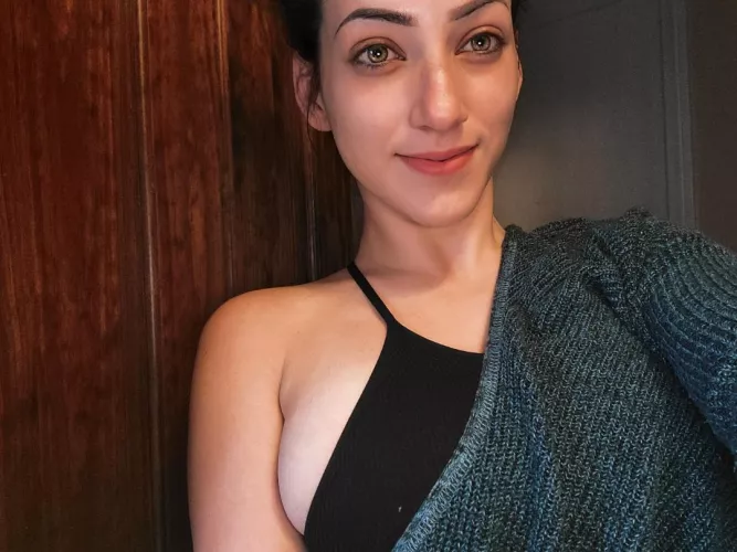 someone is trying to escape hahahah happy Friday by daphne_63