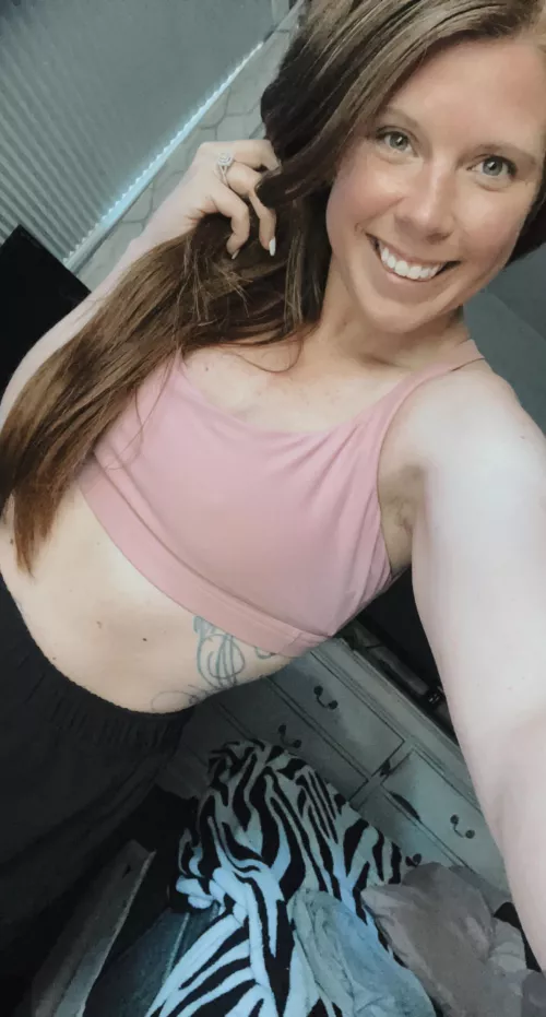 Someone keep my mind off that tomorrow is Monday 😌 by __whiskeybent