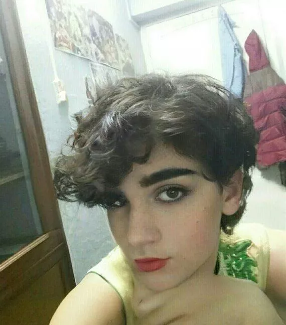 Someone ruined my day ;w;. May I get some compliments from you cuties? 🥺How do I look? posted by headpatsstarved