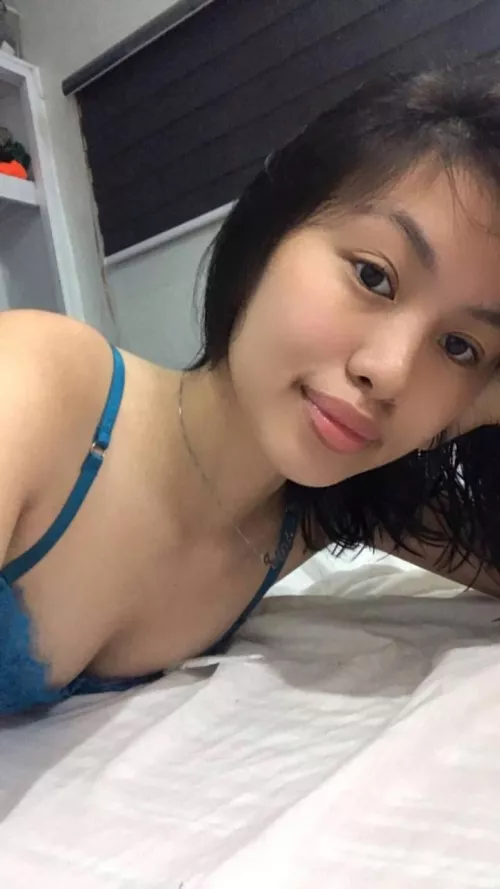 Someone to cuddle? by Vanessa_Pinay7