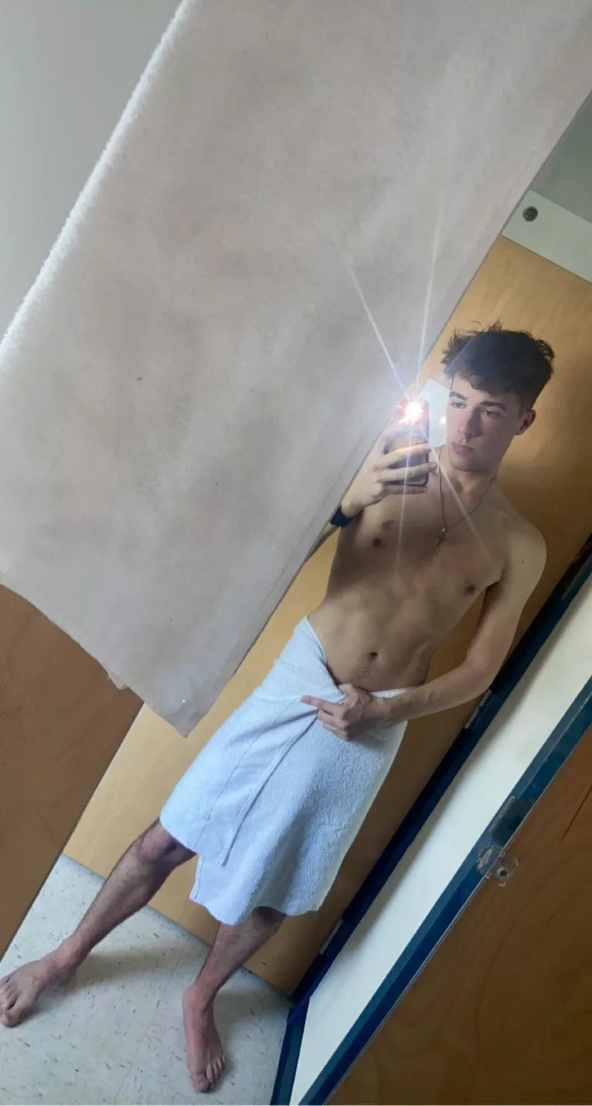 someone to remove the towel posted by Sweatyhunk