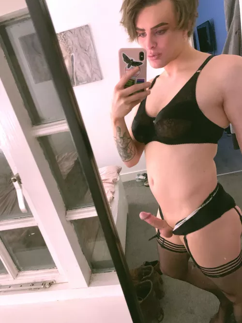 Someone told me today that I looked like a lesbian… lol… by laramcx