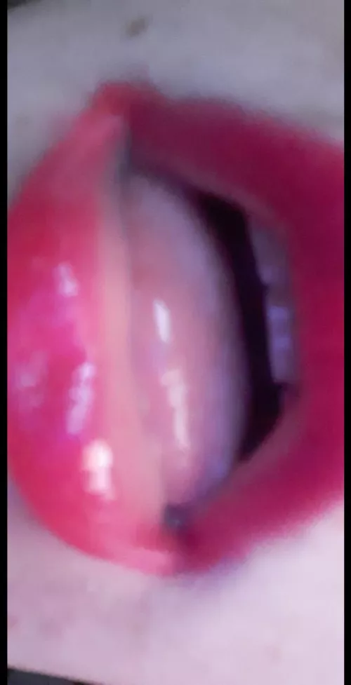 someone use my 👄 (I did my lipstick with gloss) by Accomplished_Wave449