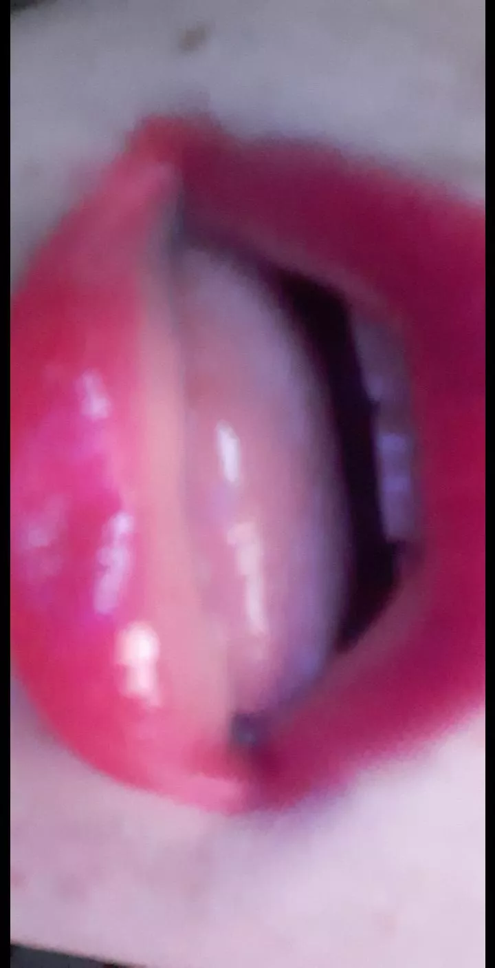 someone use my 👄 (I did my lipstick with gloss) posted by Accomplished_Wave449