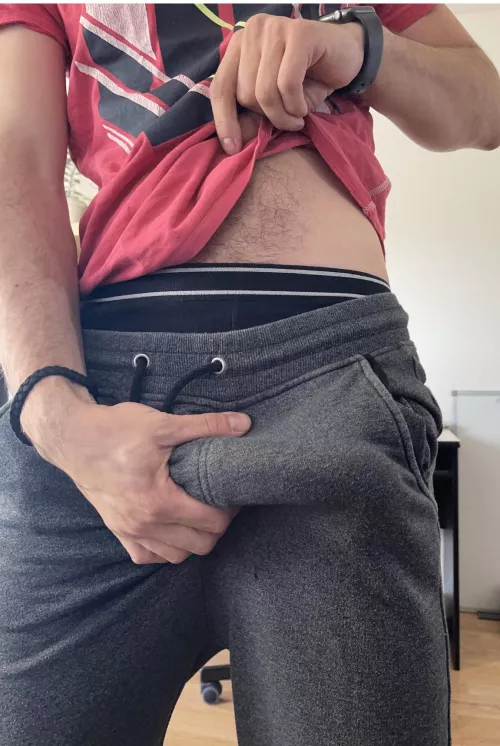 Something is hiding here ;) maybe dm me ? :p by Nben68n