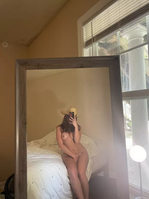 Something sexy to make your day better ;)) by Specialist_Love_1660