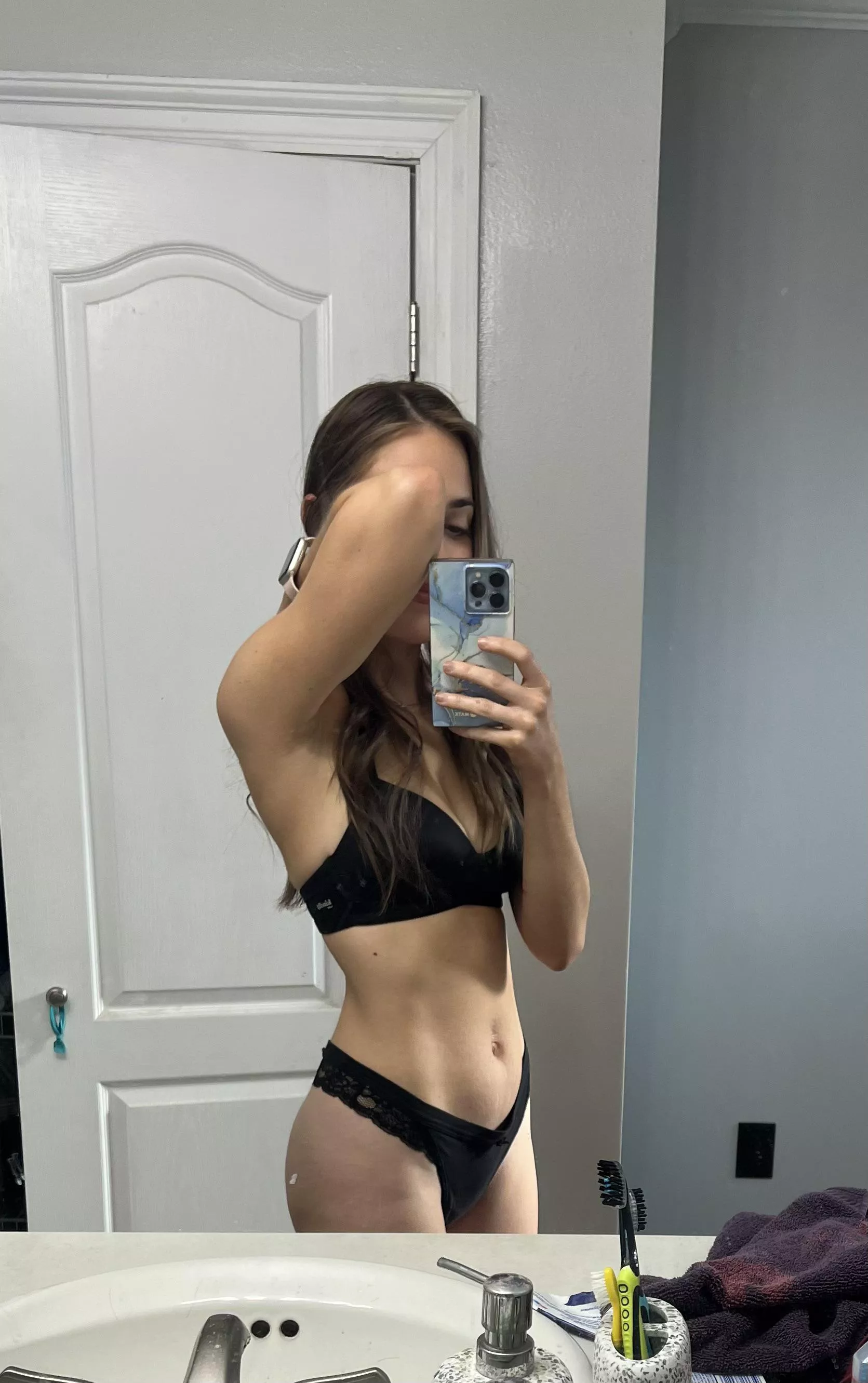 Sometimes a simple set is my (f)avorite 😌 posted by h_jayy