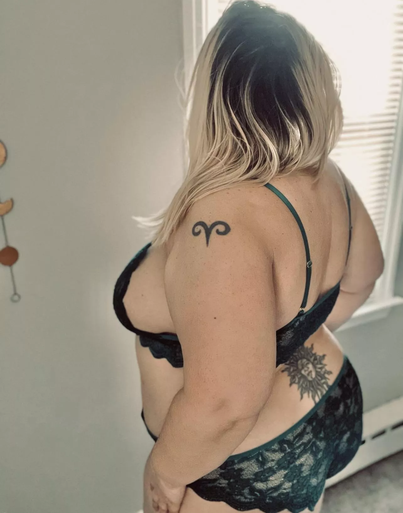 “Sometimes I get so bored I just want to scream, and then sometimes I actually do scream. I just sort of feel out what the situation calls for.” posted by CasciaDiamond