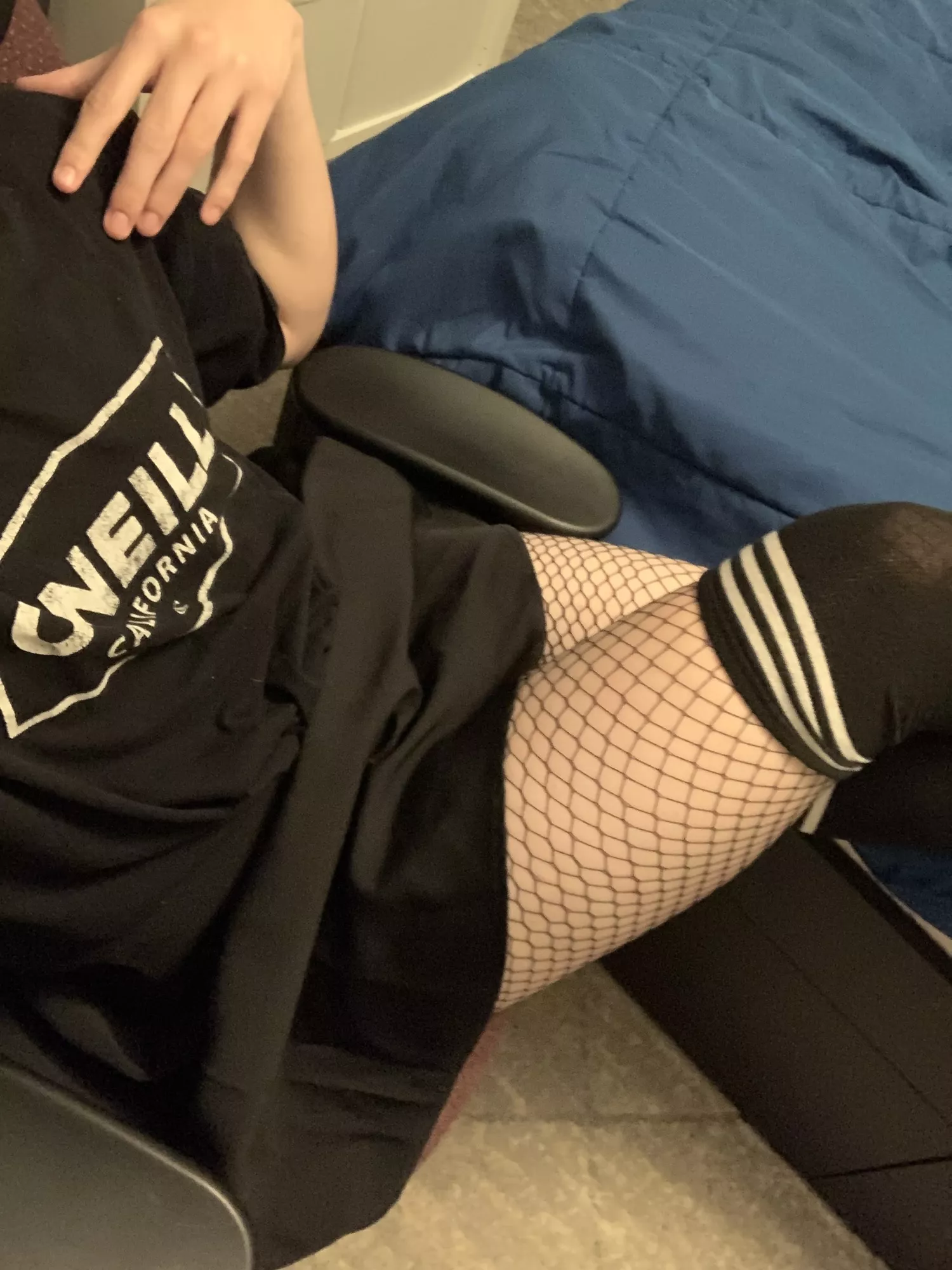 sometimes just a basic cute outfit is all that’s needed posted by OfficialSatan666