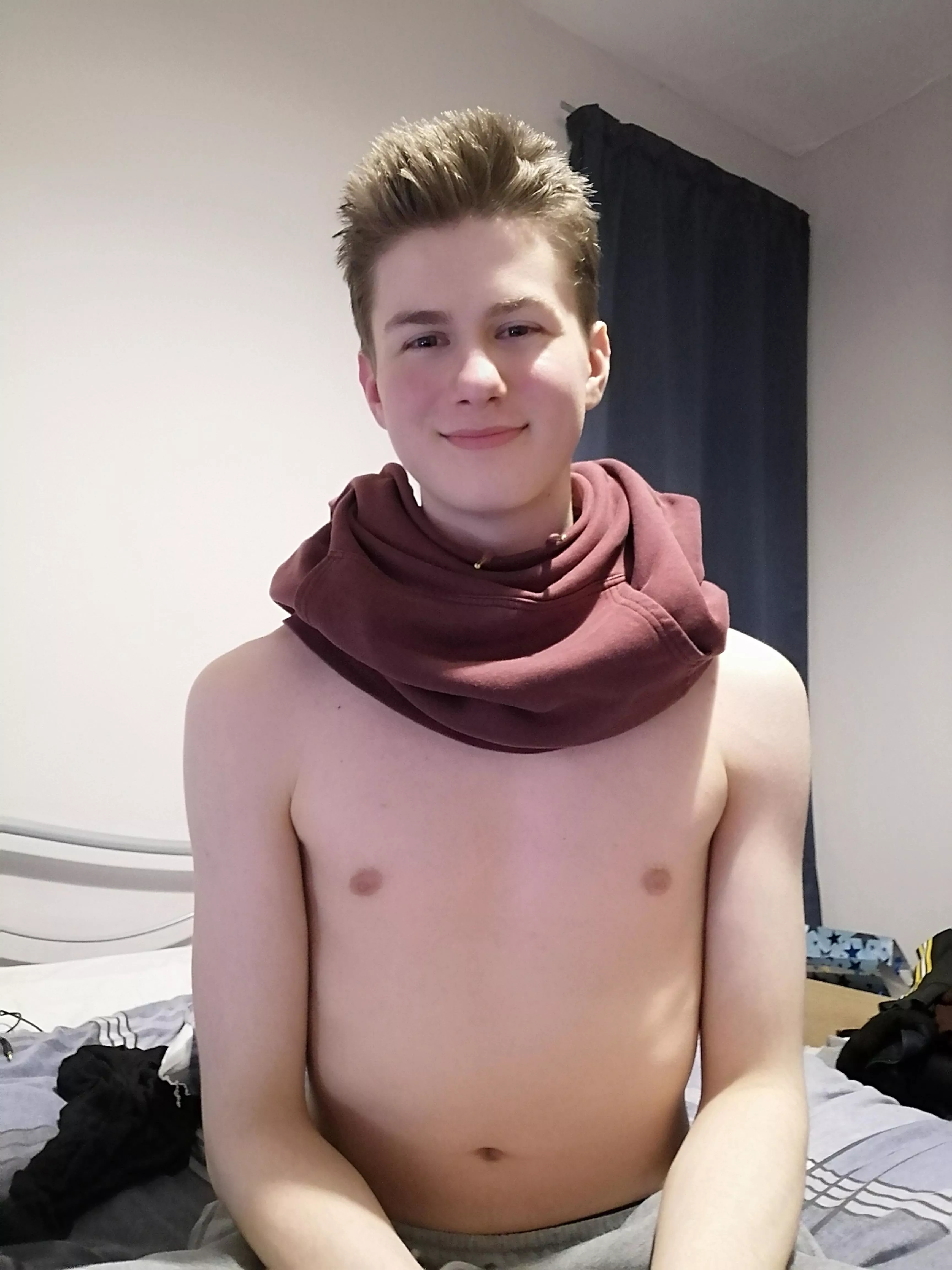 Sometimes when i get home from work i wear my jumper like this until i cool down a bit, anyone else do that or am i weird? posted by throwawaynameboyo