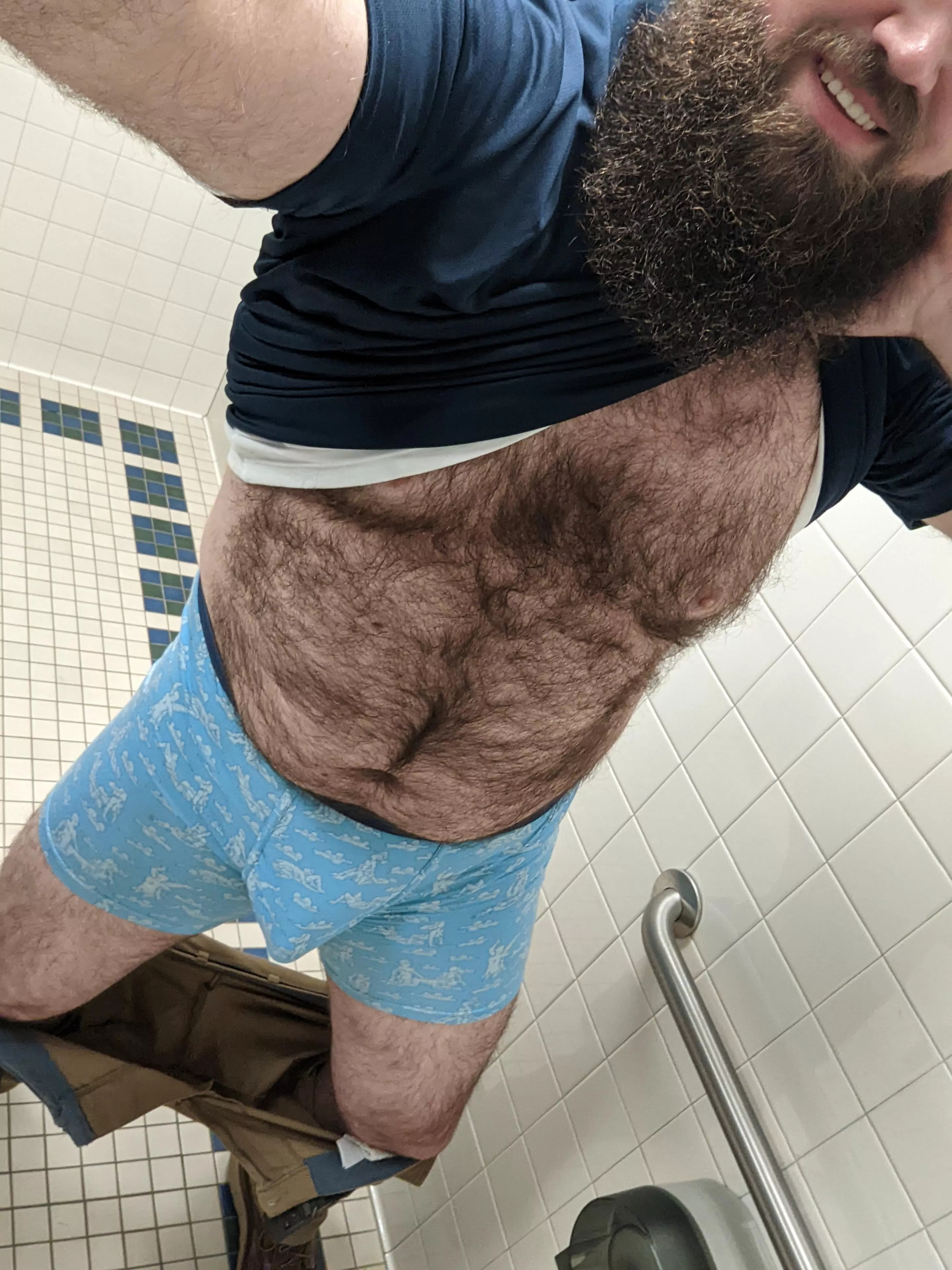 Sometimes ya just gotta sneak away from your desk and post racey pics online! 😏😋 posted by BeardedAnonnn