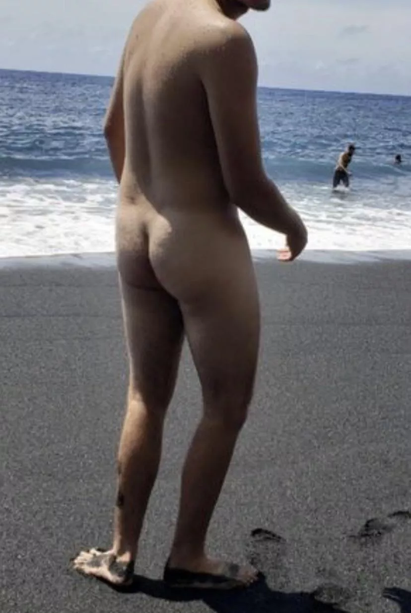 Somewhere in Hawaii 🏝 posted by PositiveAd173