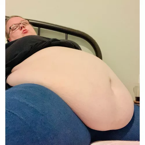 Sooo fucking huge by ThatFatStonerBabe
