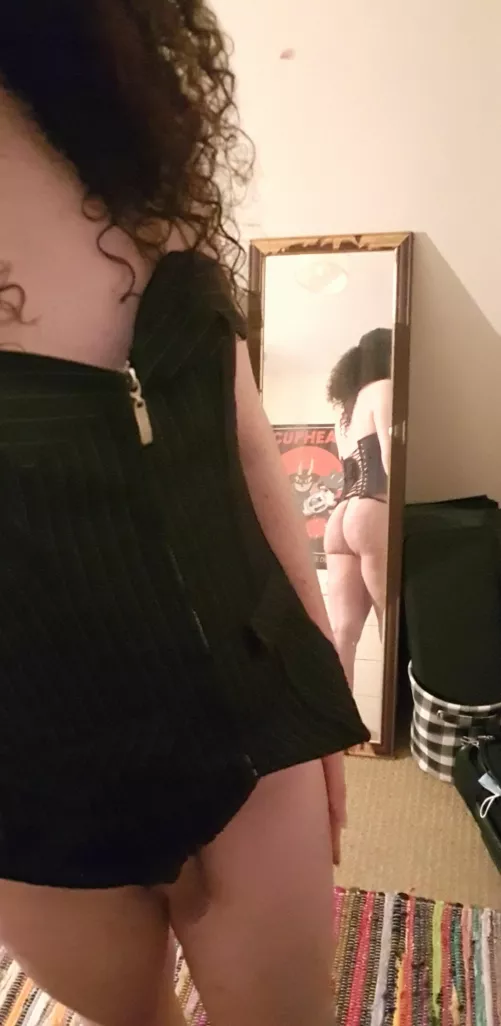 Sooo what are y'all up to tonight? by CarmillaValentine