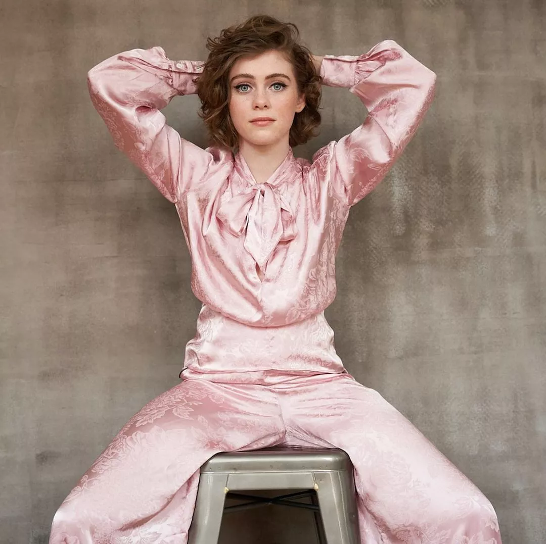 Sophia Lillis posted by GlamMetalLion