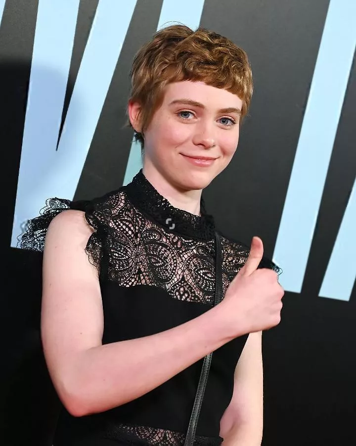 Sophia Lillis posted by Confident_Refuse9100