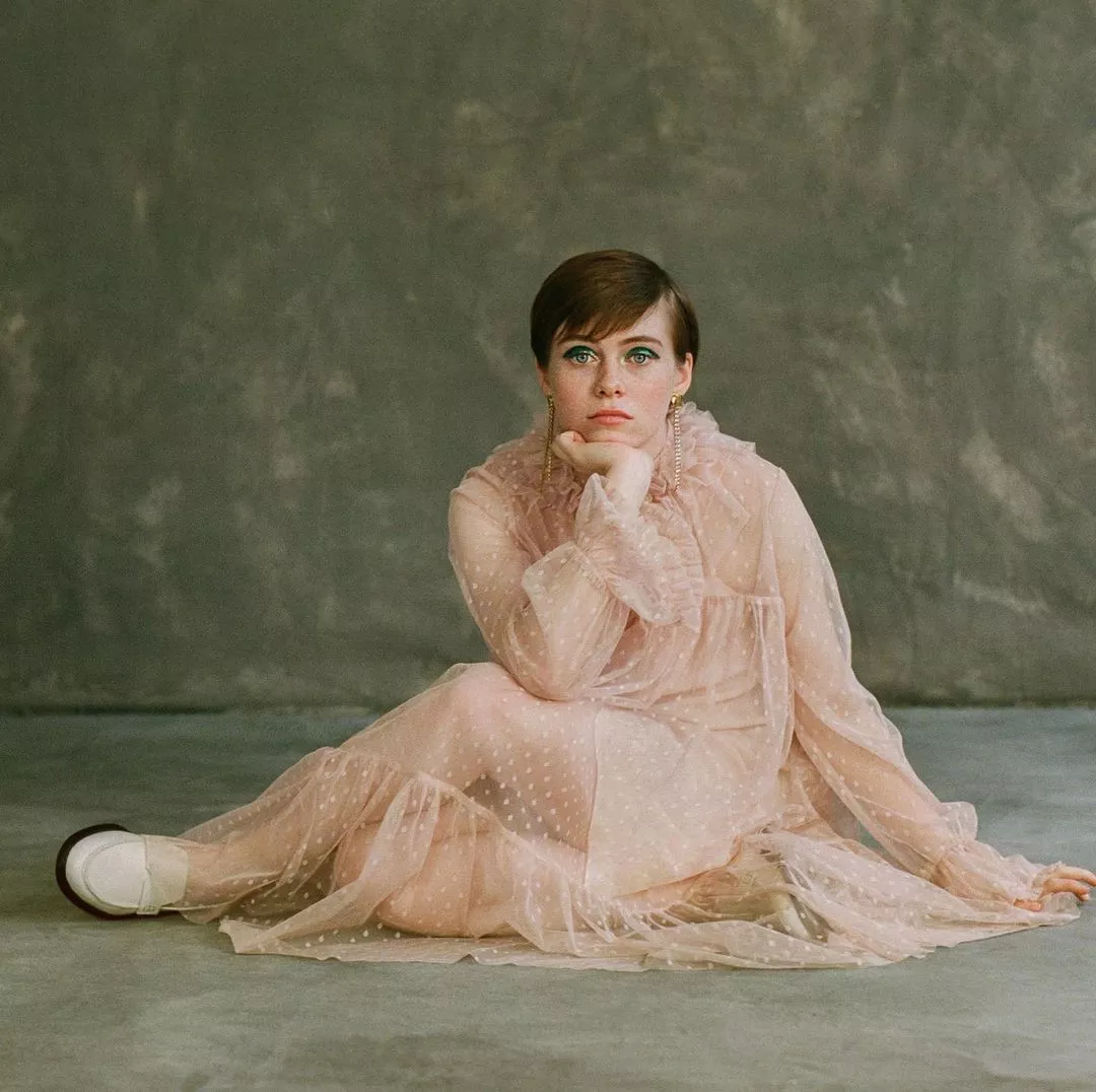 Sophia Lillis posted by GlamMetalLion