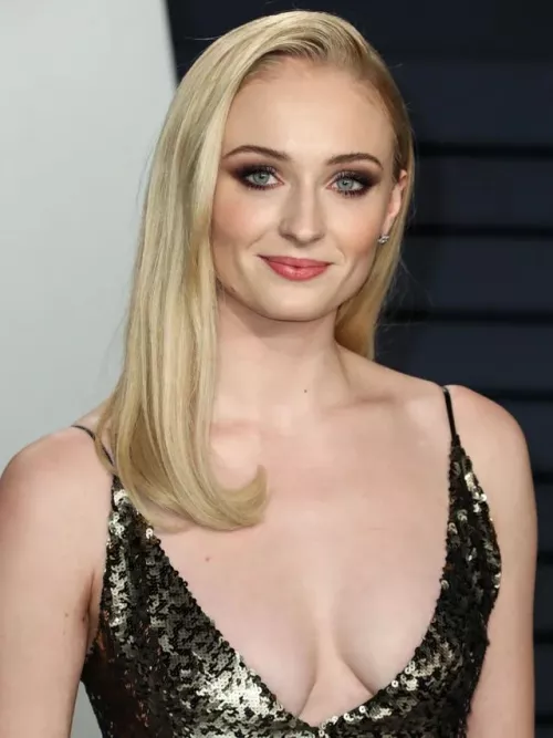 Sophie Turner by 3310_