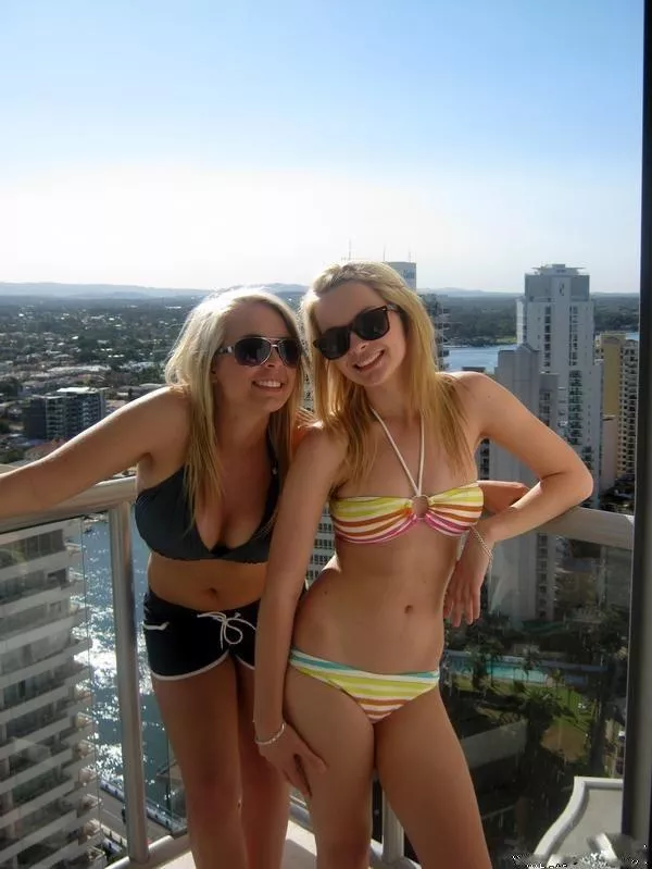 Sorry big sis posted by deiterh95