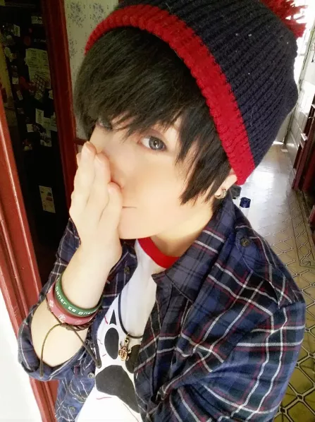 sorry insecure about my nose lol. hows everyone day going? posted by fennylover