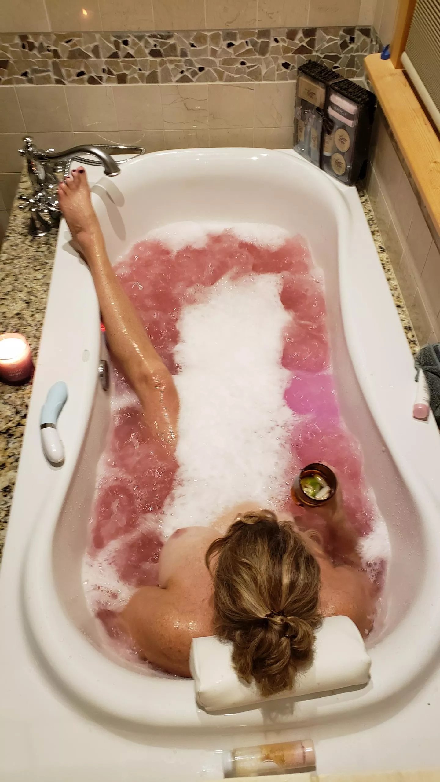 Southern ladies love their bath time. posted by older_andwiser